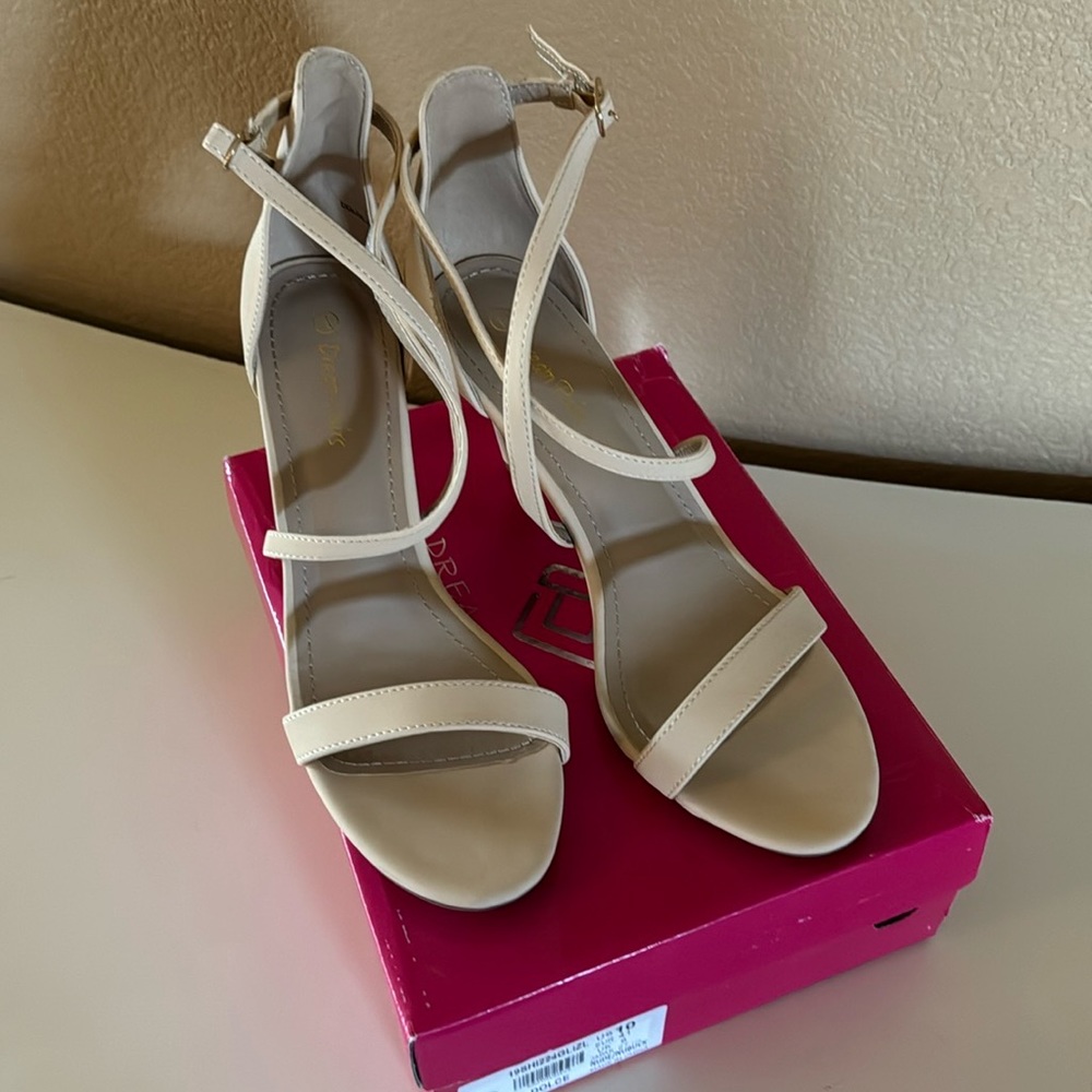 Nude Crisscross strappy heals SIZE 10